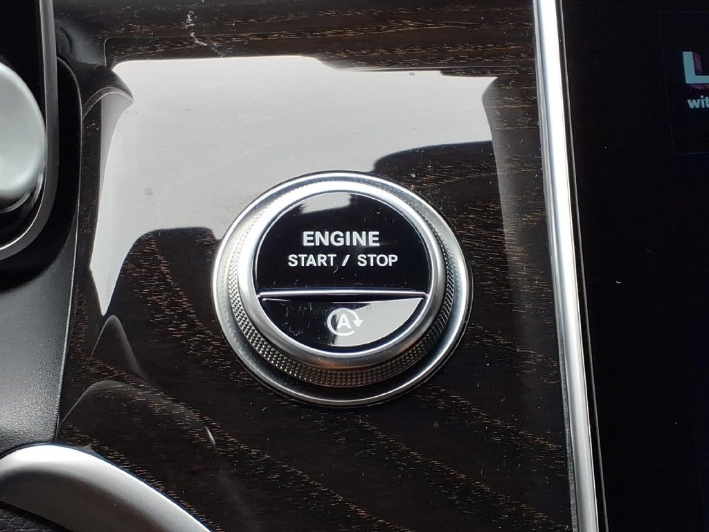 Used 2025 Mercedes-Benz GLC 300 image 7