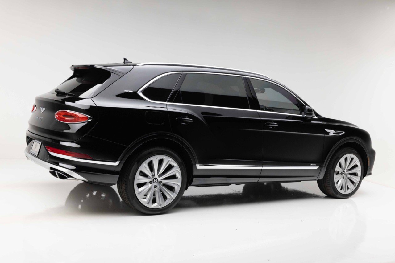 Used 2023 Bentley Bentayga Extended Wheelbase AWD/4WD image 19