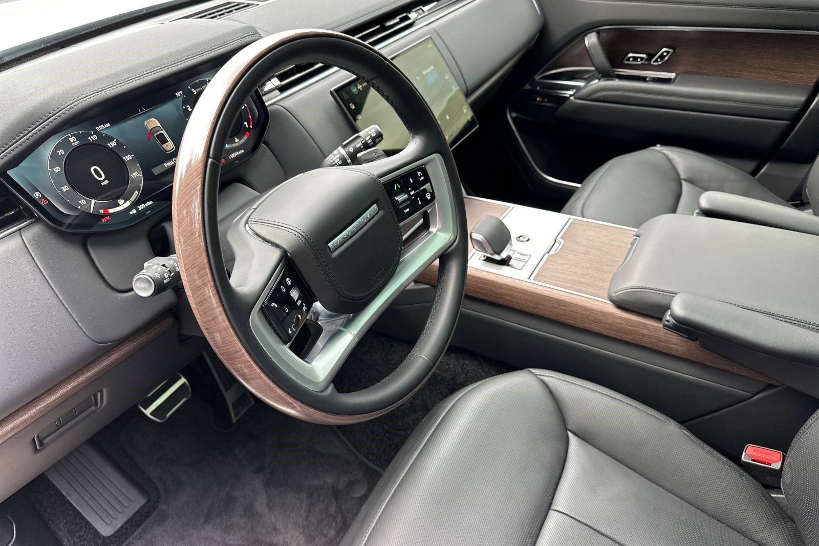 Used 2024 Land Rover Range Rover SE image 5