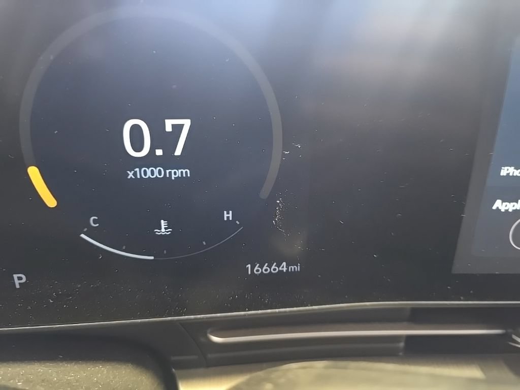 Used 2024 Hyundai Kona Limited AWD/4WD image 10
