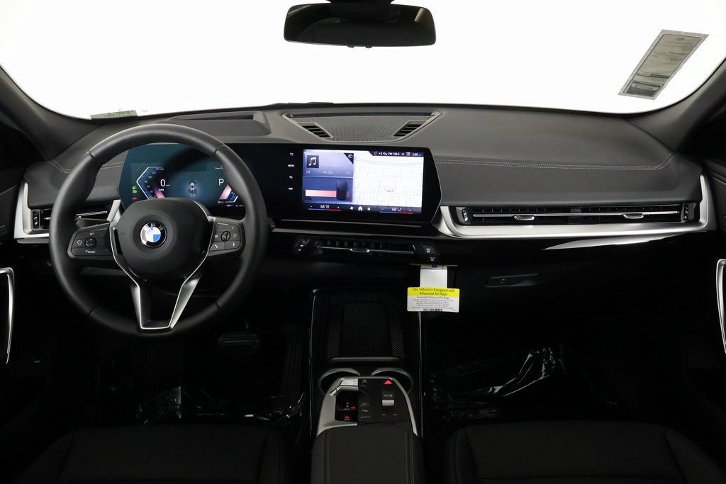 New 2026 BMW X2 xDrive28i w/ Technology Package AWD/4WD image 4