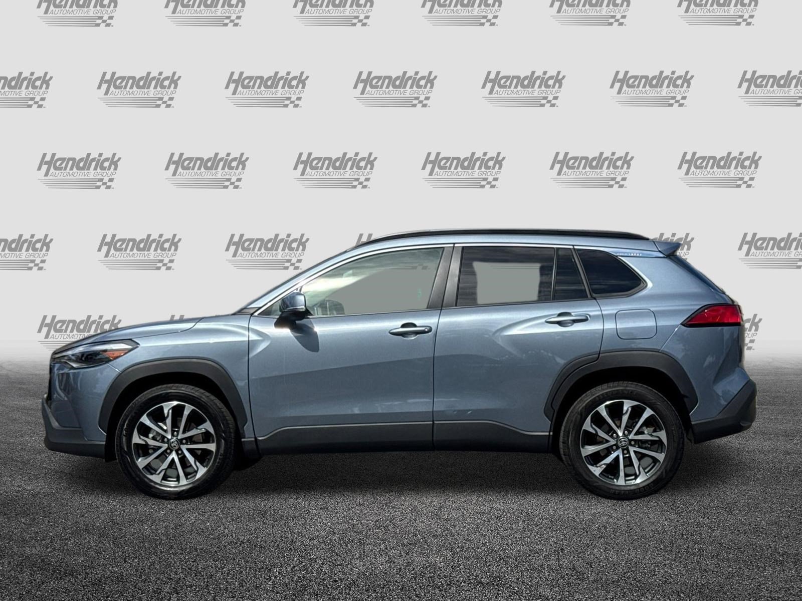 Used 2024 Toyota Corolla Cross XLE w/ Convenience Package AWD/4WD image 8