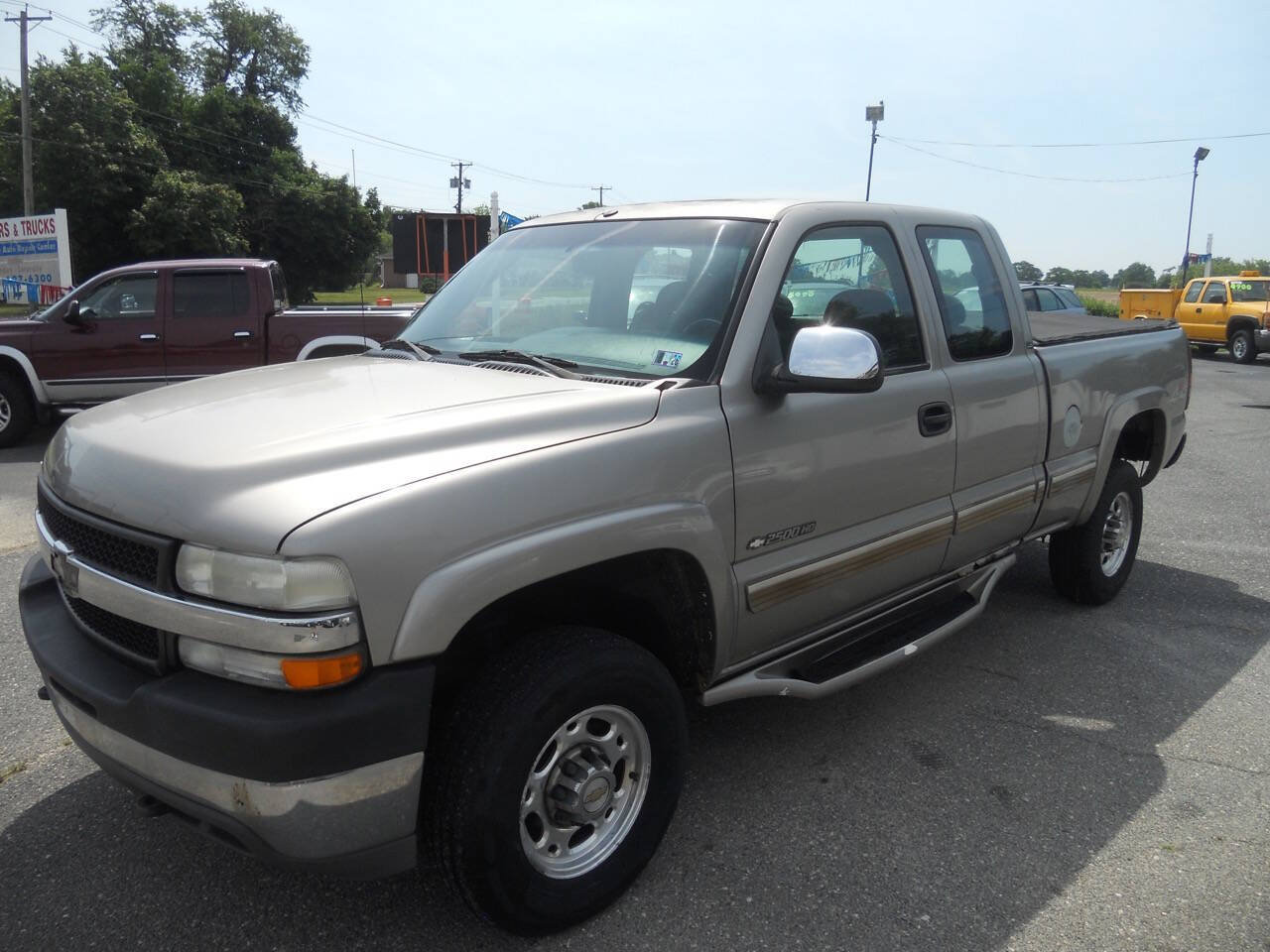 Used 2002 Chevrolet Silverado 2500 LS w/ Electrical Convenience Pkg AWD/4WD image 2