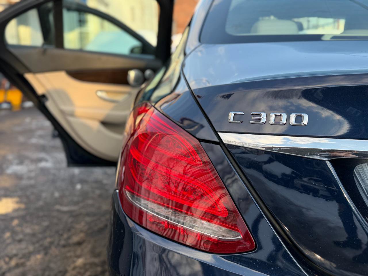 Used 2015 Mercedes-Benz C 300 4MATIC Sedan image 50
