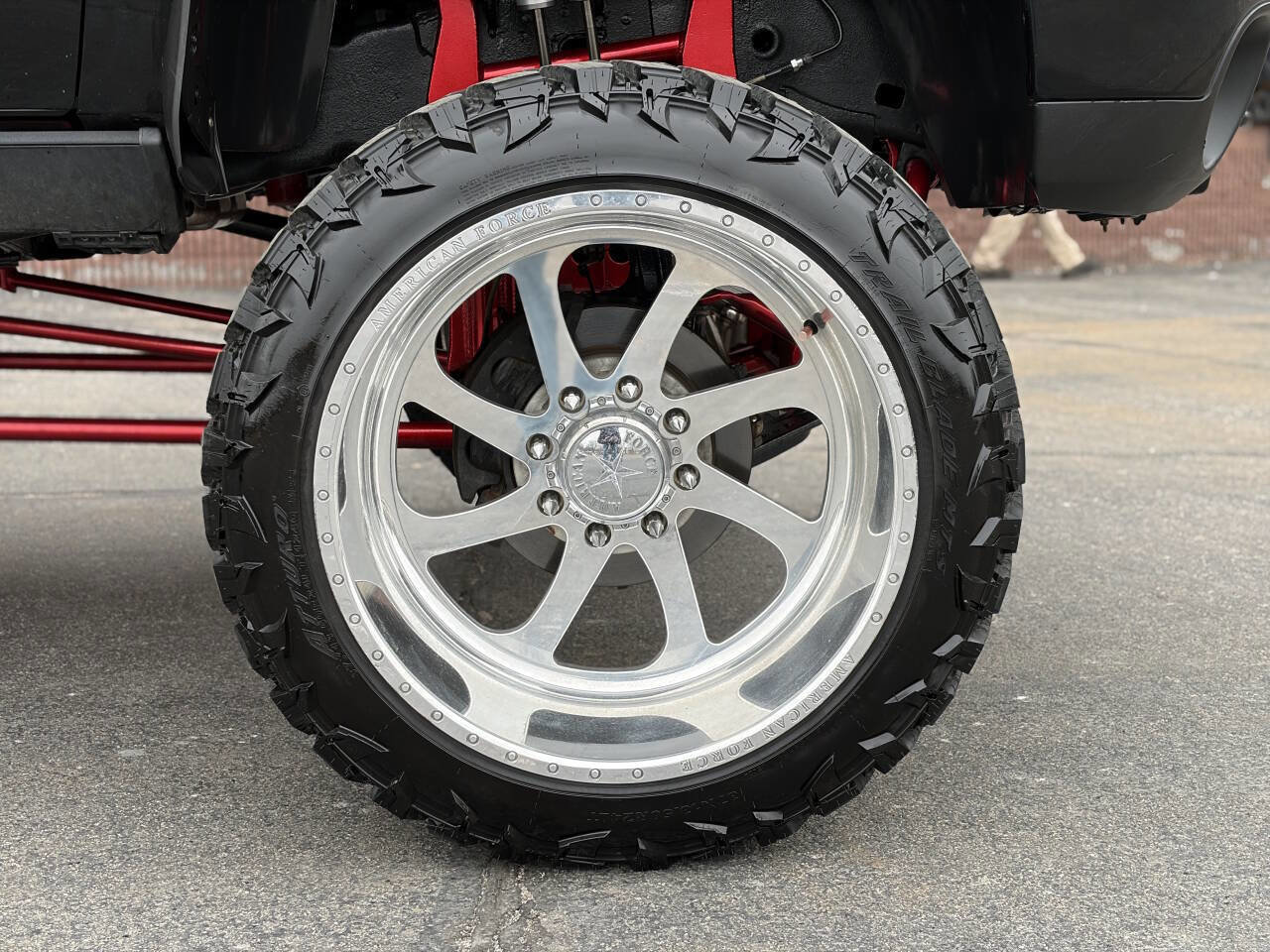 Used 2011 GMC Sierra 2500 Denali w/ Suspension Package, Off-Road AWD/4WD image 12