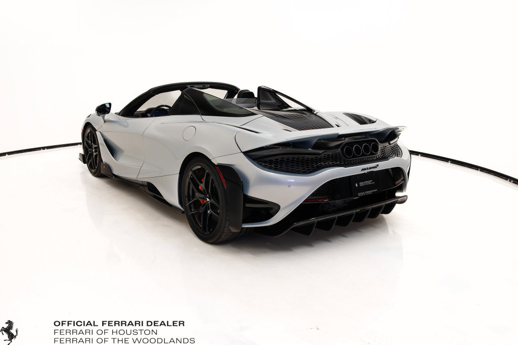 Used 2022 McLaren 765LT RWD image 2