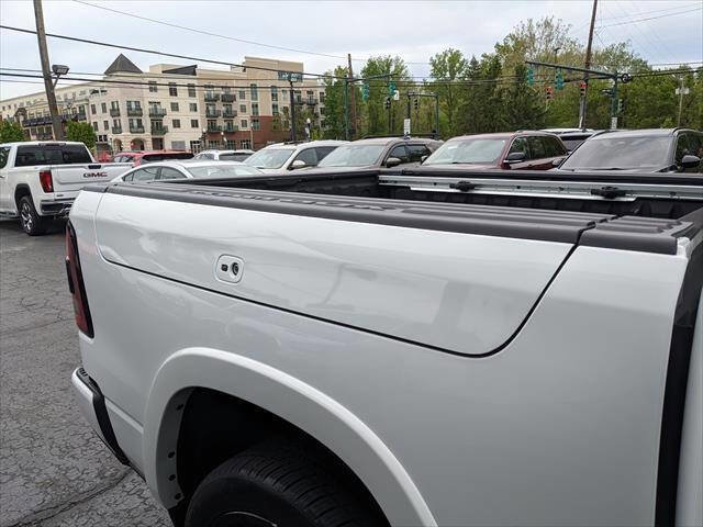 Used 2022 RAM 1500 Laramie AWD/4WD image 6