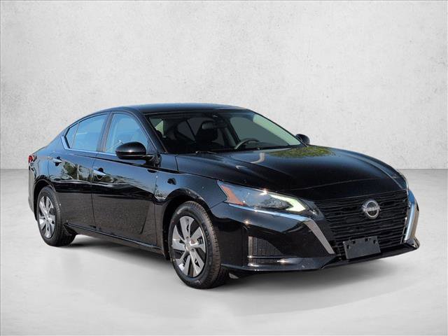 Used 2023 Nissan Altima 2.5 S FWD video 3