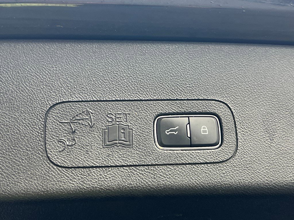 Used 2021 Lincoln Aviator Standard Sport Utility image 18