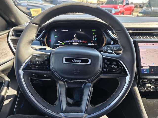 Used 2023 Jeep Grand Cherokee Overland w/ Luxury Tech Group IV image 6