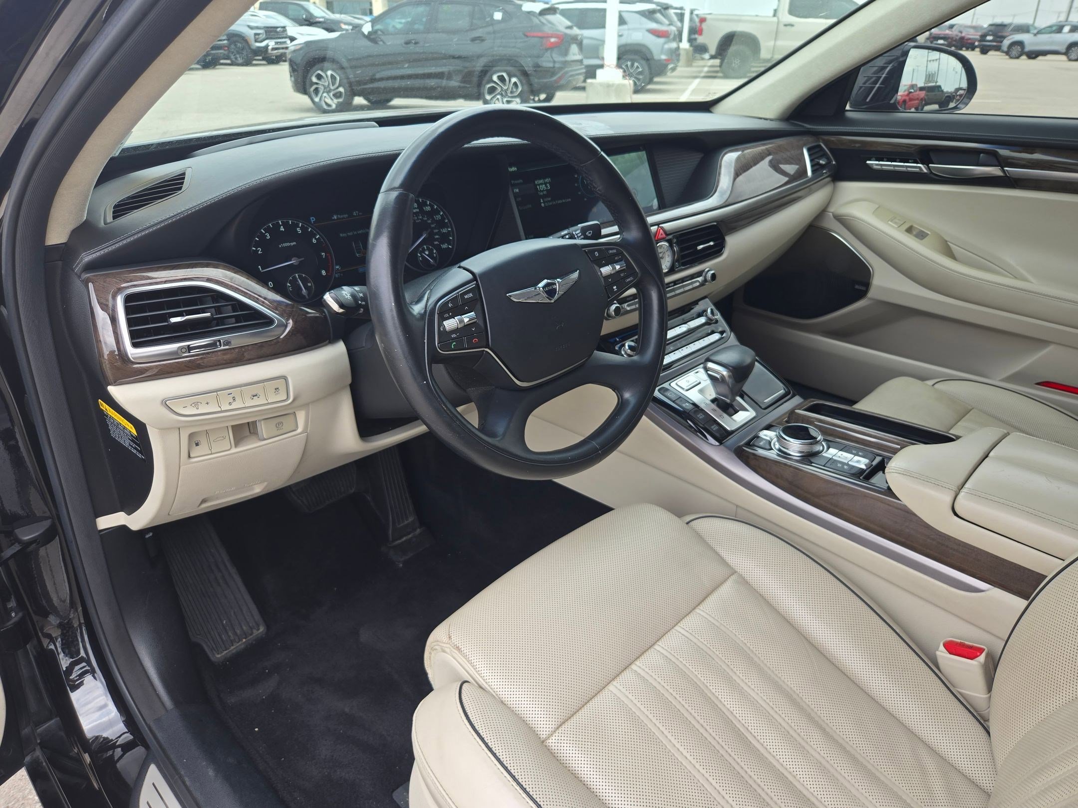 Used 2018 Genesis G90 5.0 Ultimate image 11