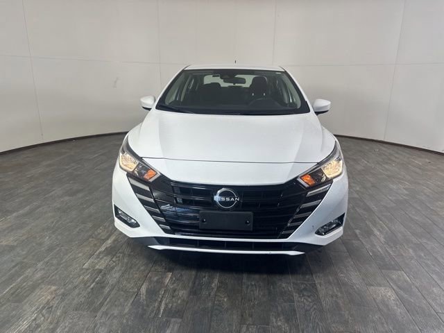 Used 2024 Nissan Versa S image 2