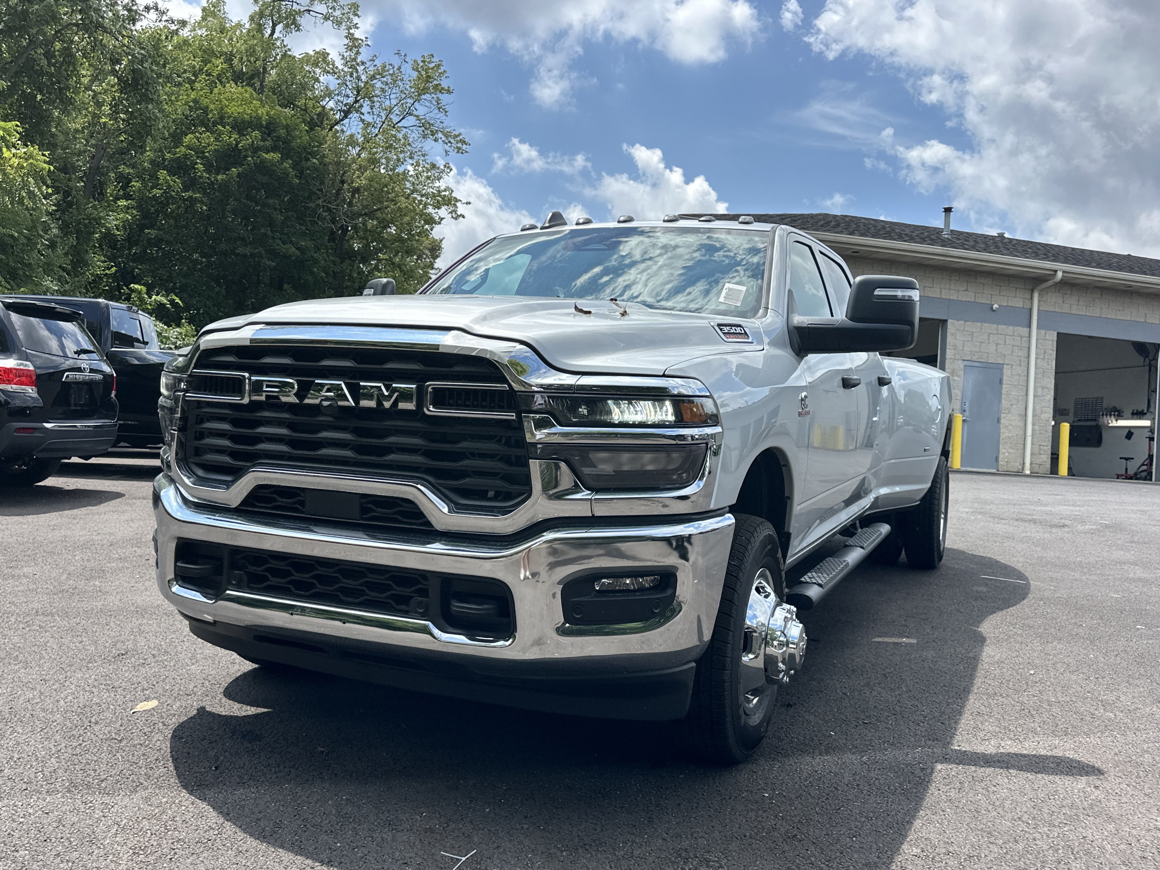 New 2026 RAM 3500 Tradesman AWD/4WD image 24