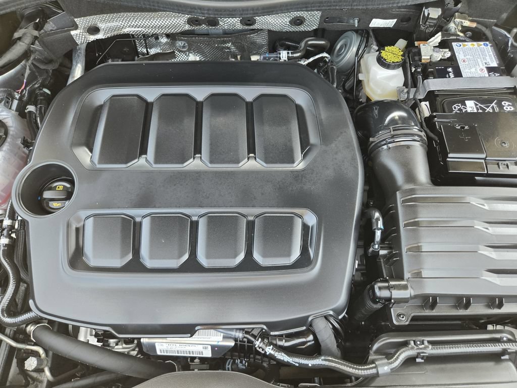 Used 2025 Volkswagen Tiguan SE AWD/4WD image 27