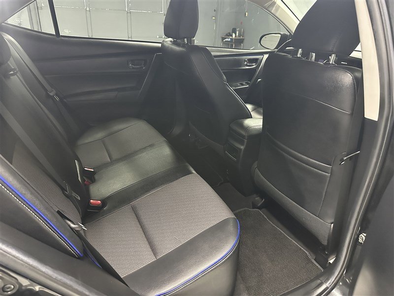 Used 2018 Toyota Corolla SE image 12