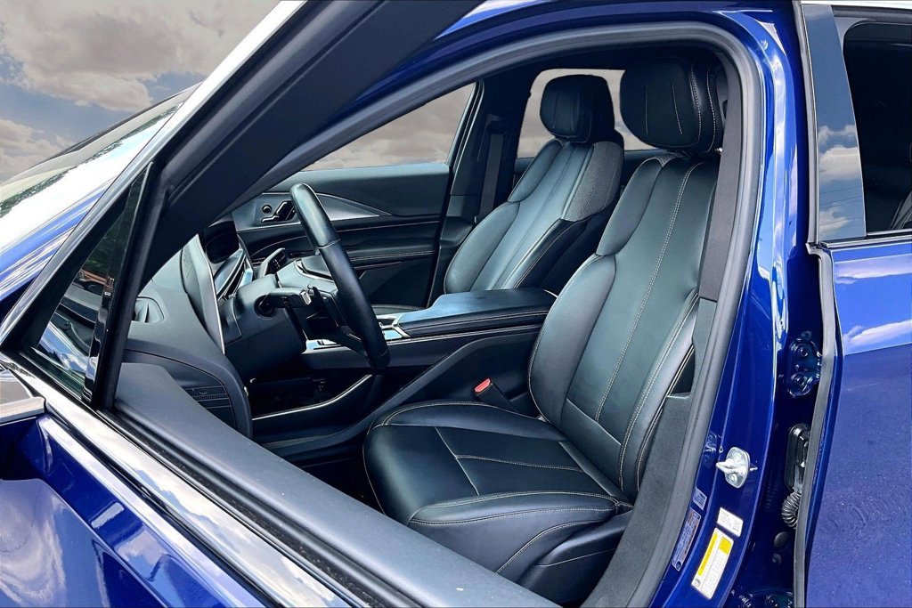 Certified 2024 Cadillac Lyriq Tech w/ Driver Assist Package AWD/4WD image 21