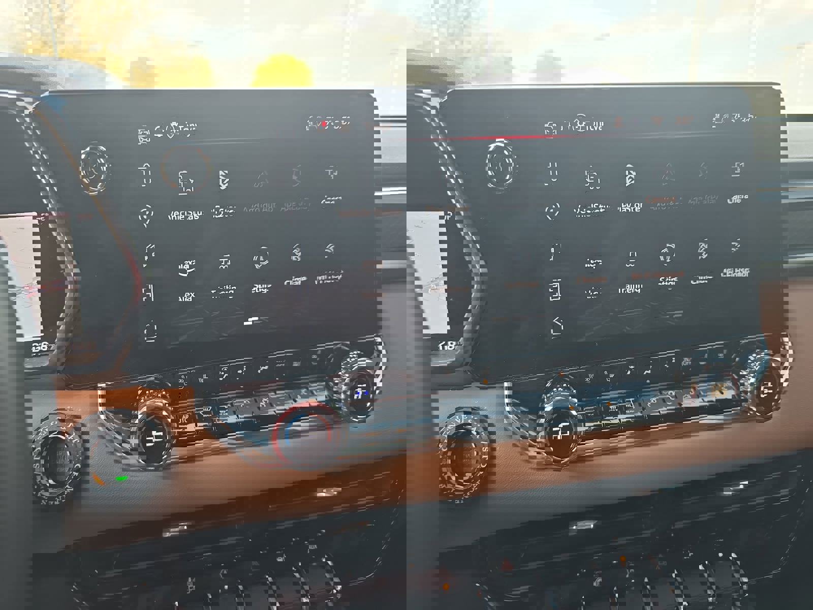 Used 2025 GMC Canyon AT4 w/ Nightfall Edition image 22