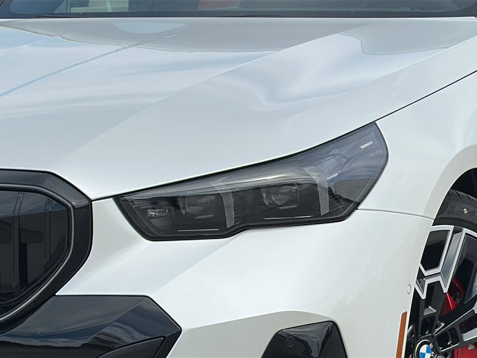 New 2026 BMW 550e xDrive image 4