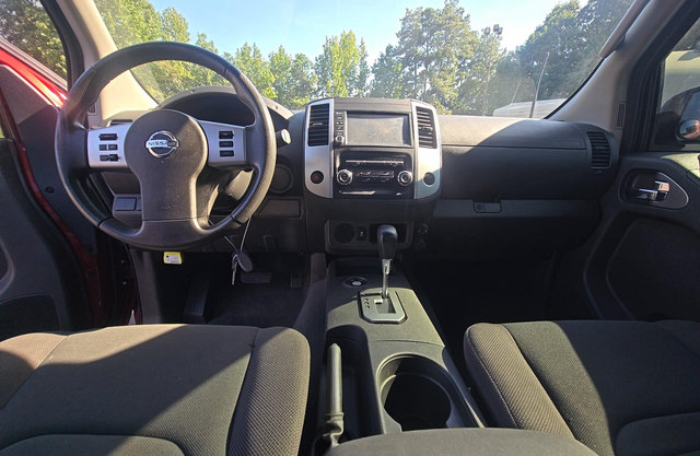 Used 2020 Nissan Frontier S RWD image 9
