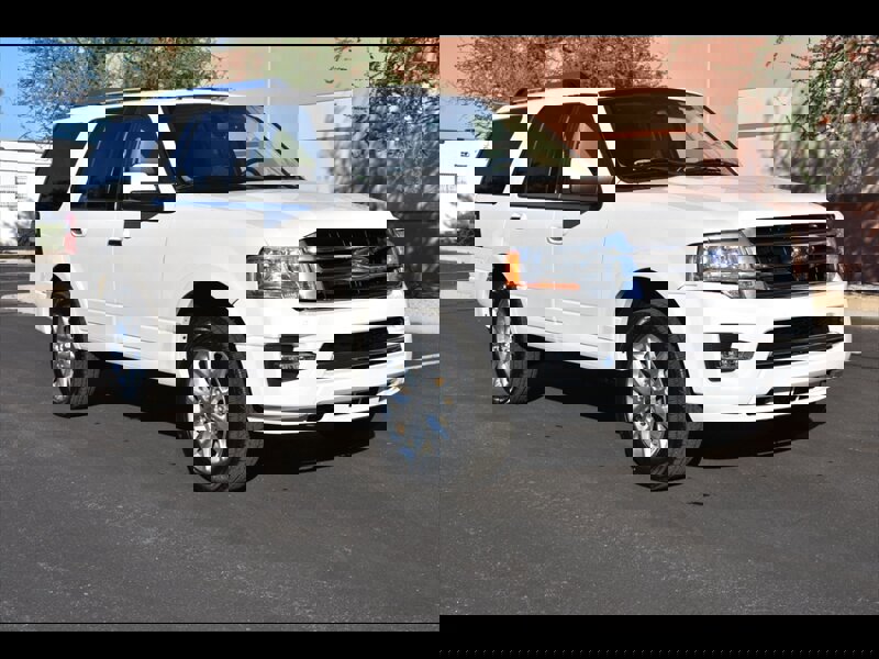 Used 2017 Ford Expedition Limited w/ Equipment Group 301A image 2