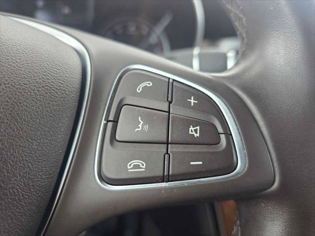Used 2018 Mercedes-Benz GLC 300 4MATIC image 33