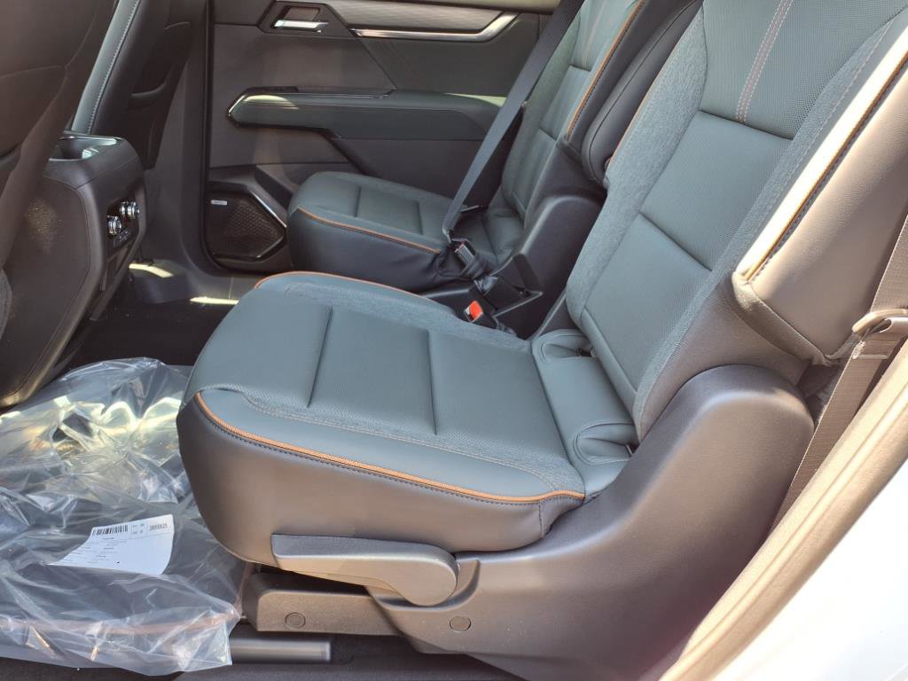 New 2025 GMC Acadia AT4 w/ LPO, All-Weather Package image 11