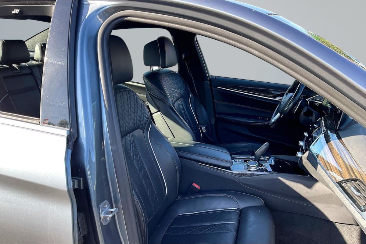 Used 2019 BMW 540i w/ Executive Package RWD image 7