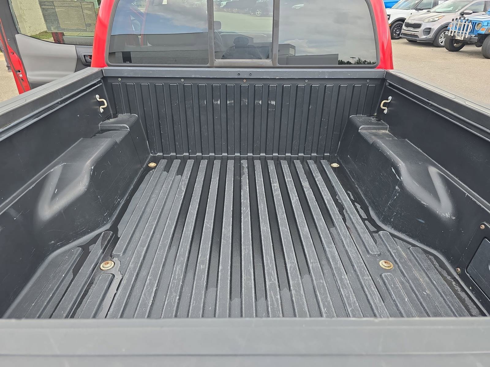 Used 2019 Toyota Tacoma SR5 RWD image 11
