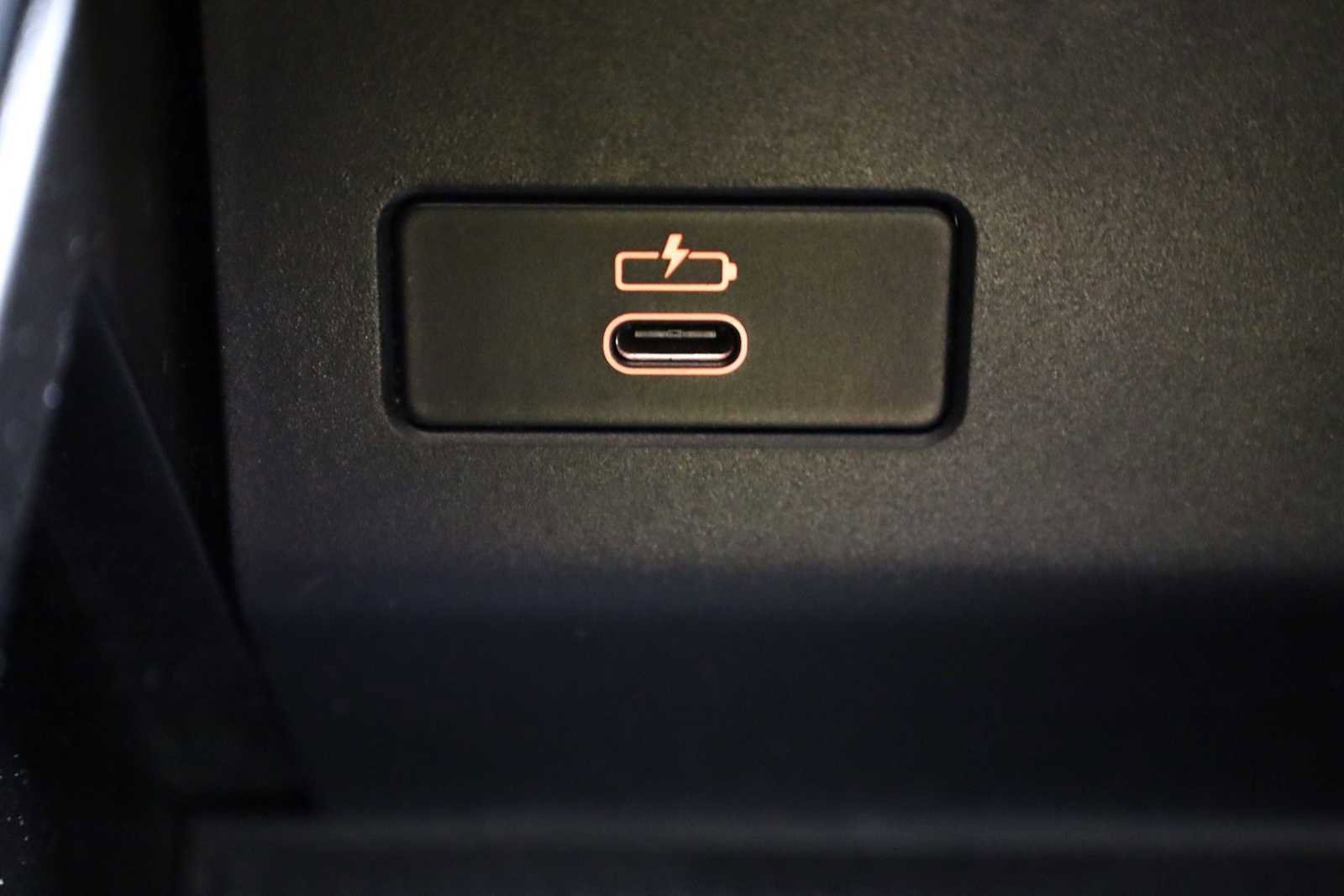 Used 2024 BMW X5 xDrive40i w/ M Sport Package image 33