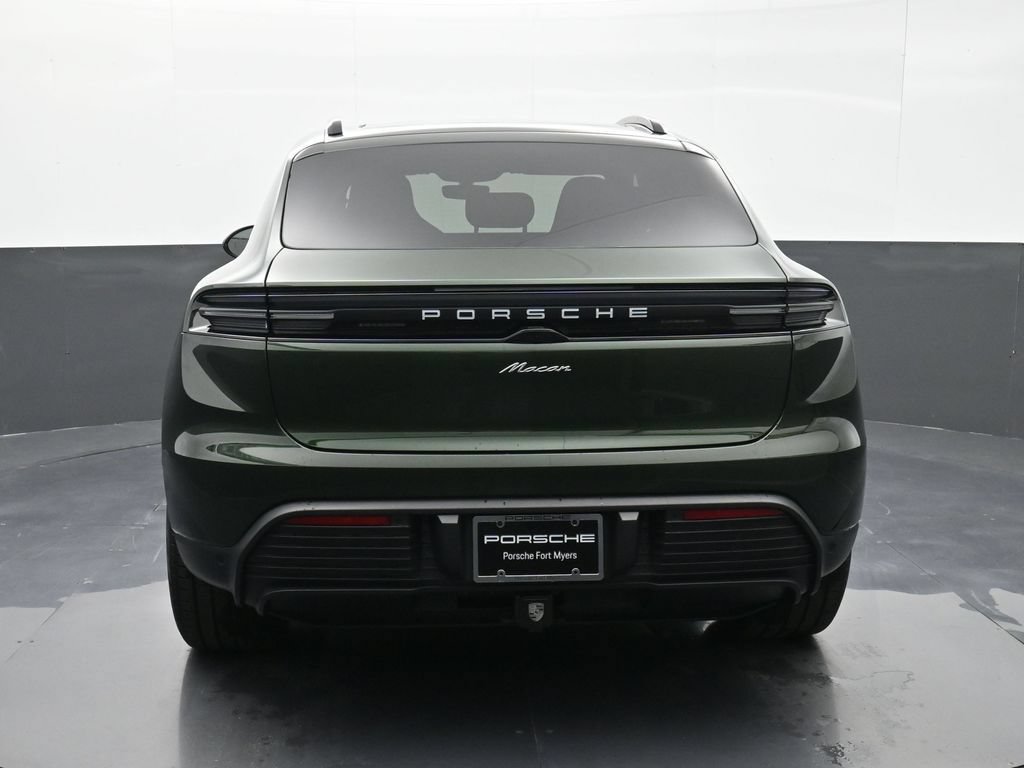 Certified 2025 Porsche Macan Electric RWD image 23
