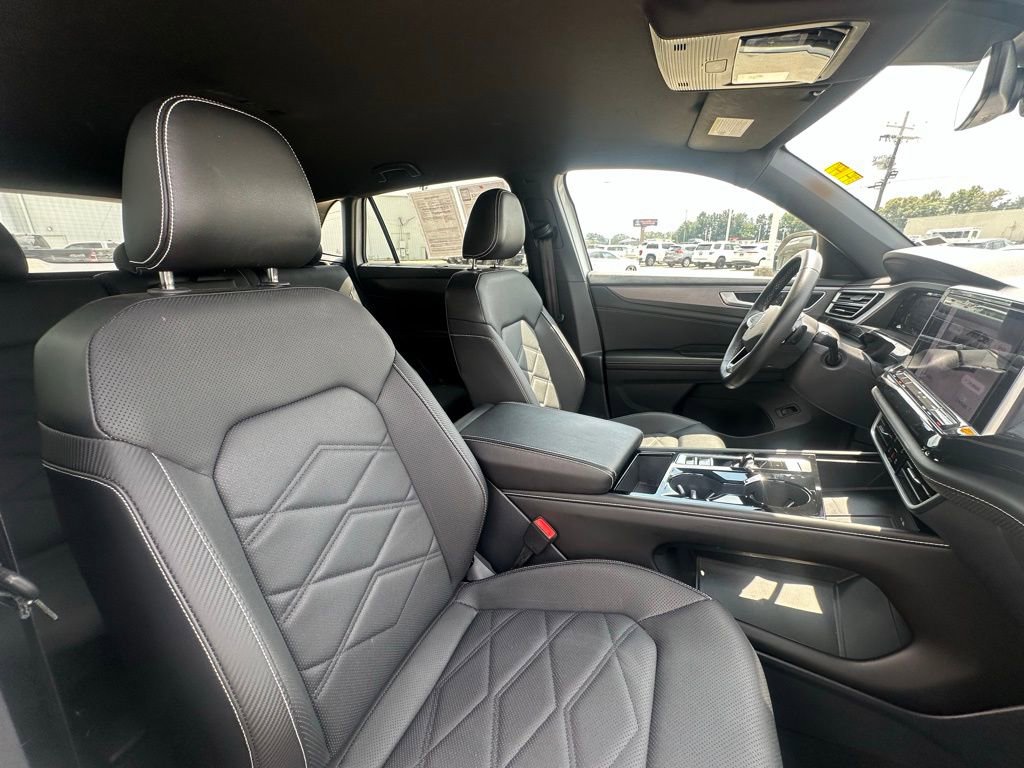 Used 2024 Volkswagen Atlas Cross Sport SE image 20