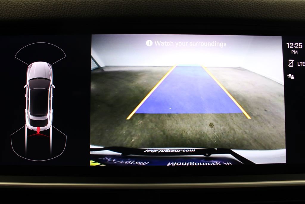 Certified 2023 Porsche Cayenne Platinum Edition image 22