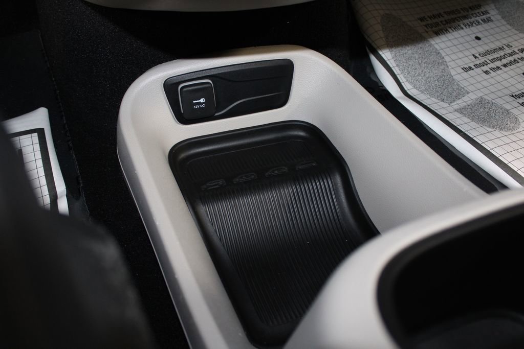 Used 2024 Chrysler Pacifica Touring-L image 53