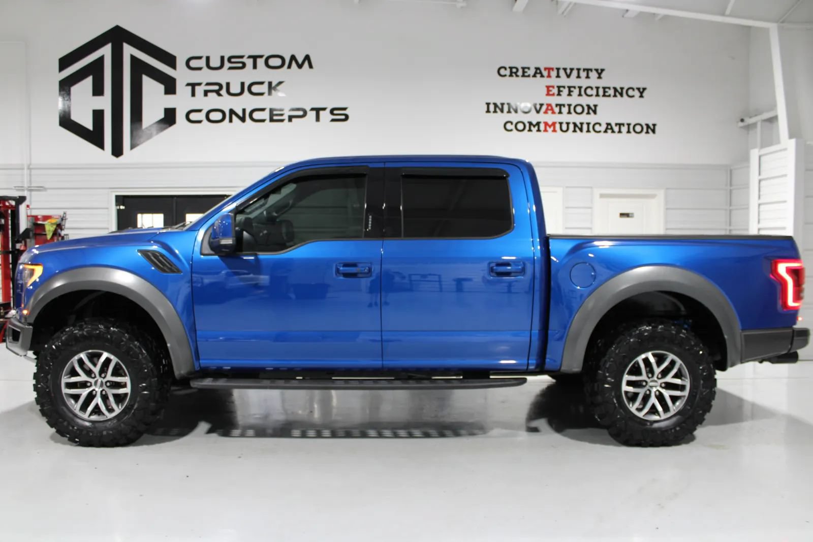 Used 2018 Ford F150 Raptor w/ Equipment Group 802A Luxury AWD/4WD image 36