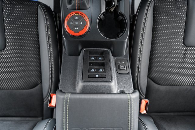 New 2025 Ford Bronco Outer Banks w/ Sasquatch Package image 33