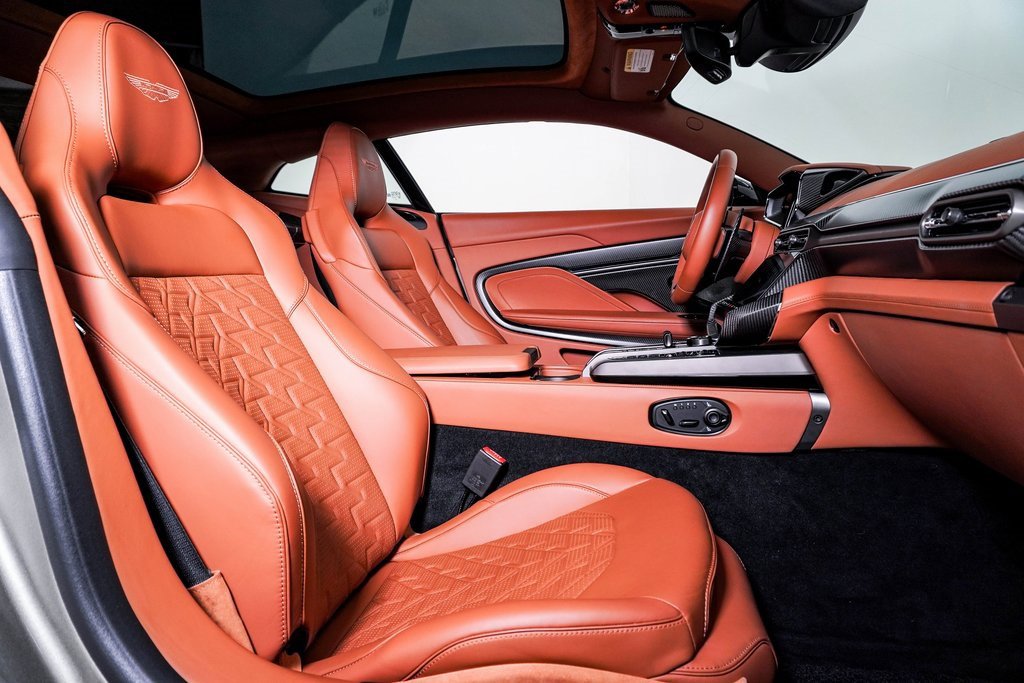 Used 2025 Aston Martin Vanquish image 21