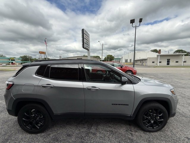 Used 2022 Jeep Compass Altitude w/ Convenience Group image 4
