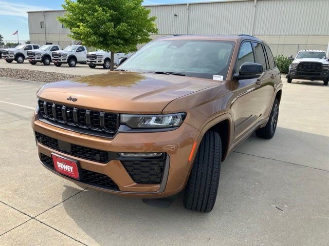 New 2026 Jeep Grand Cherokee Limited AWD/4WD image 3