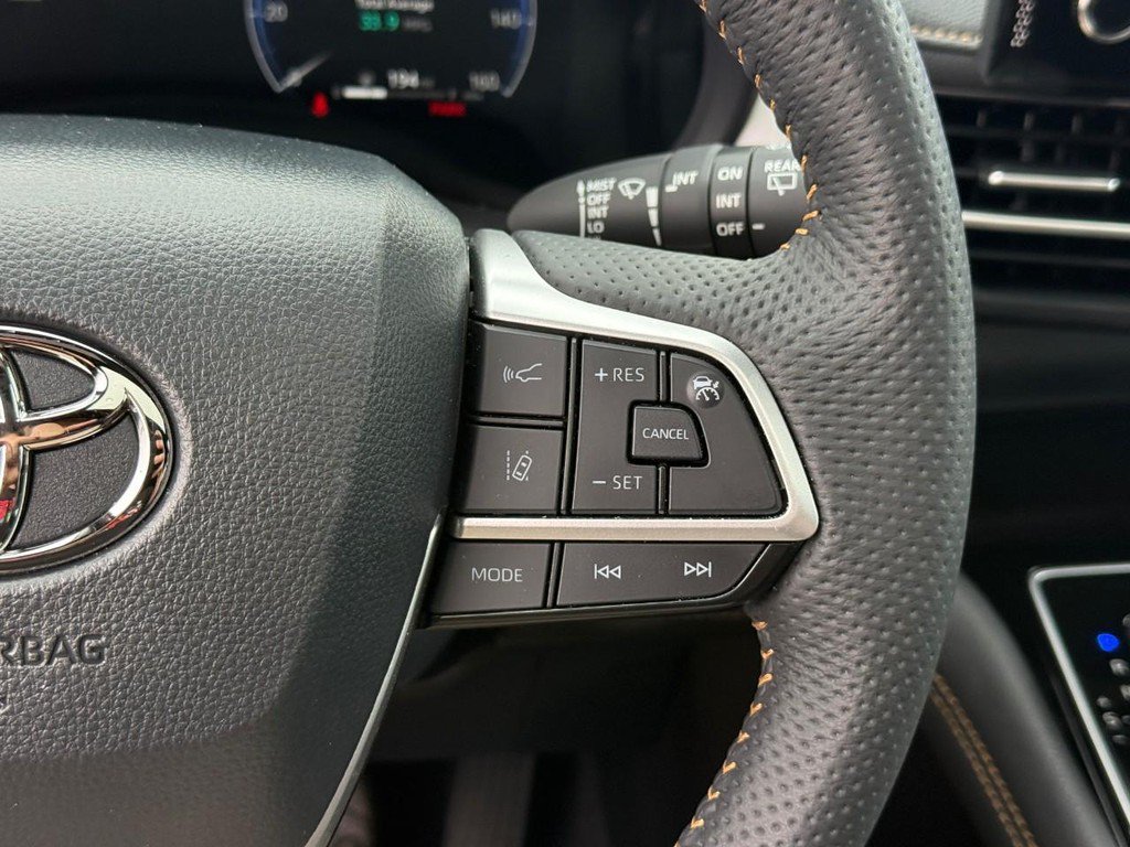 Certified 2026 Toyota Sienna XLE Woodland Edition AWD/4WD image 21