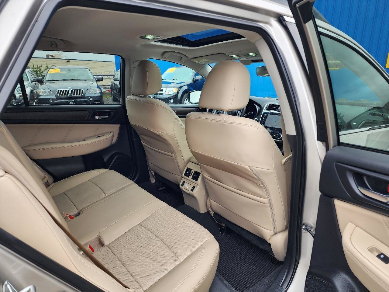 Used 2018 Subaru Outback 2.5i Limited AWD/4WD image 32