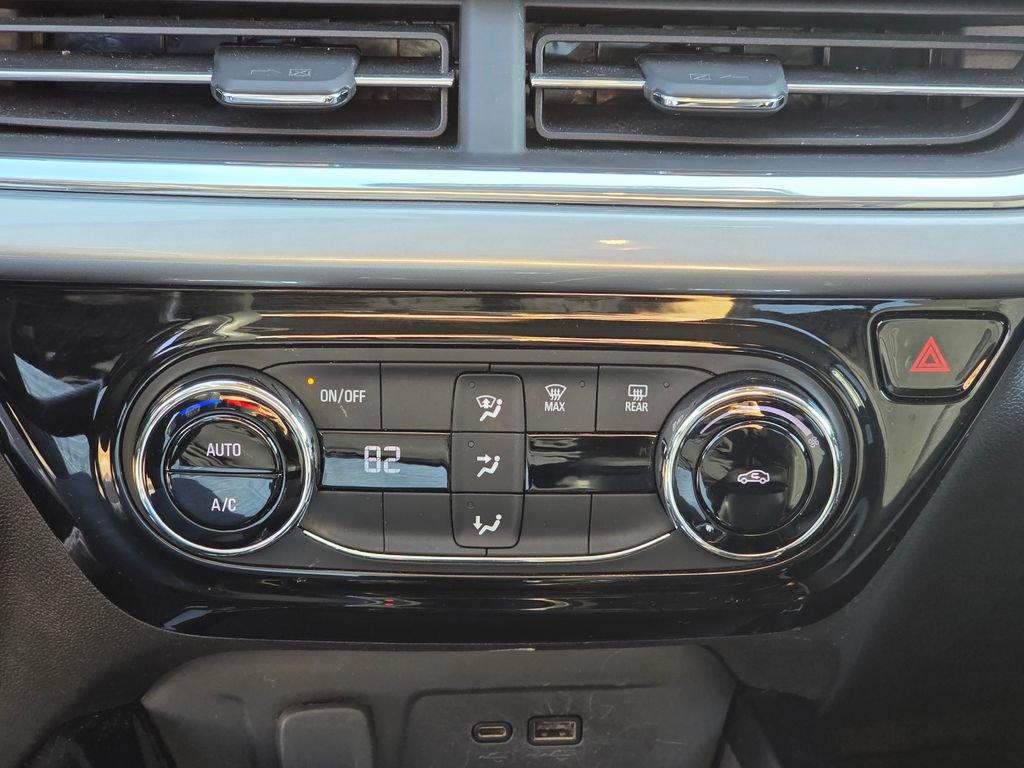 Used 2024 Chevrolet Trax LT image 23