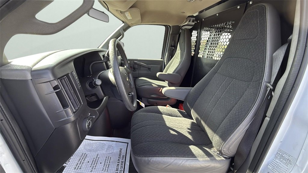 Used 2024 Chevrolet Express 2500 w/ Driver Convenience Package image 17
