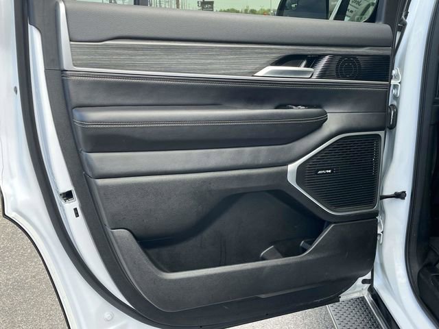 Used 2024 Jeep Wagoneer Series II image 17