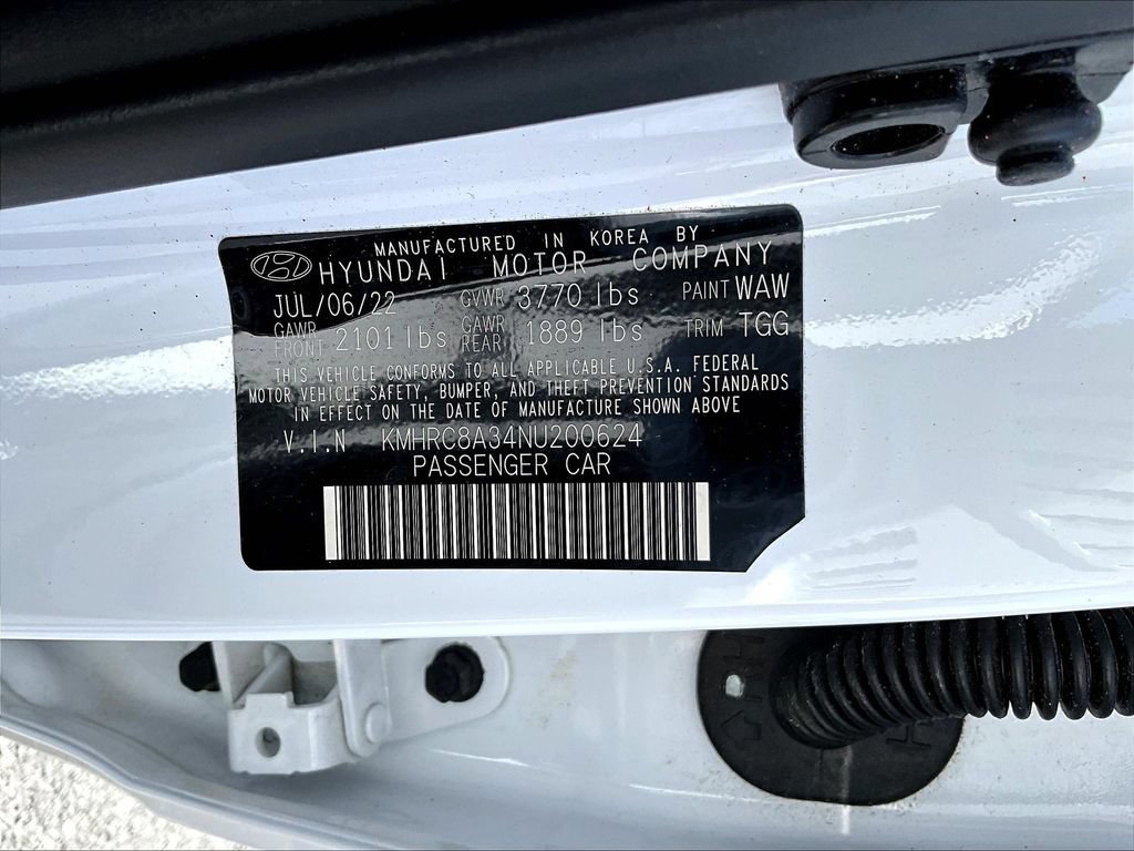 Certified 2022 Hyundai Venue SEL w/ Cargo Package FWD image 18