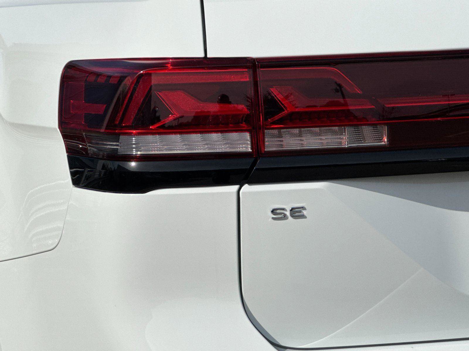 Used 2025 Volkswagen Atlas Peak Edition SE image 25