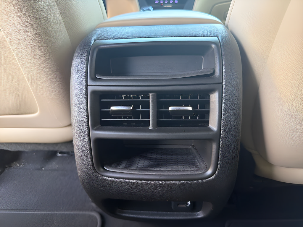 Used 2019 Cadillac XT5 FWD image 23