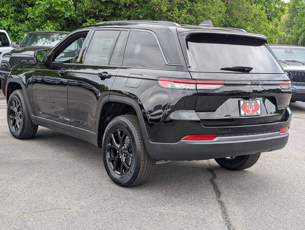 New 2026 Jeep Grand Cherokee Altitude RWD image 5