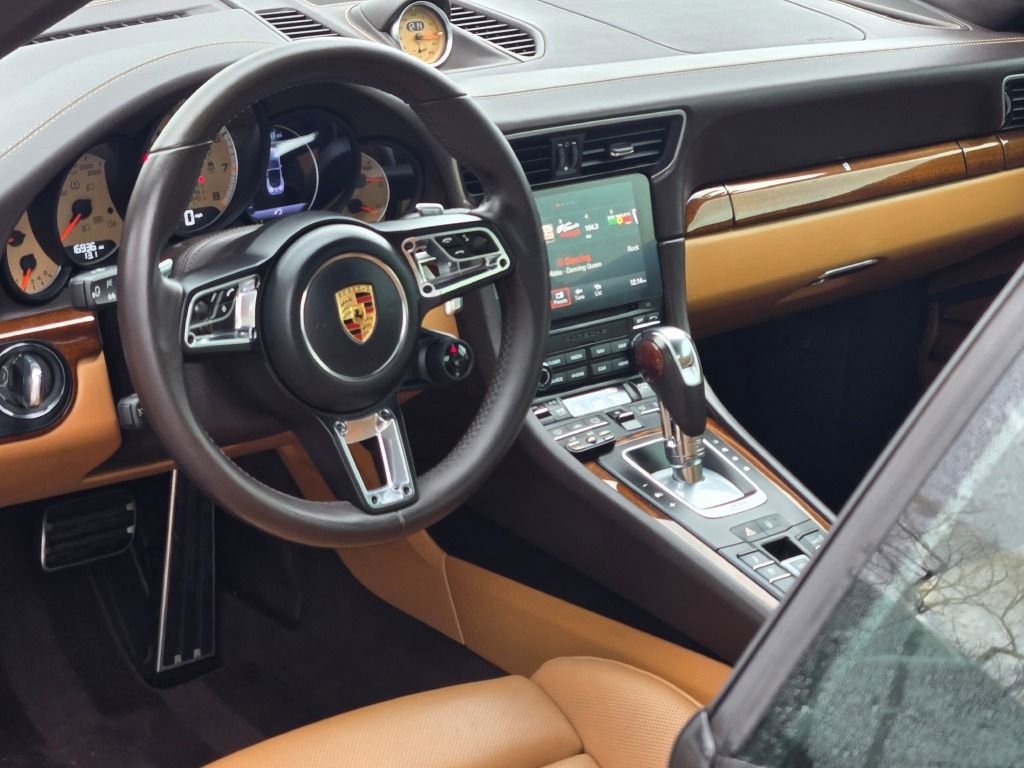 Certified 2017 Porsche 911 Turbo image 4