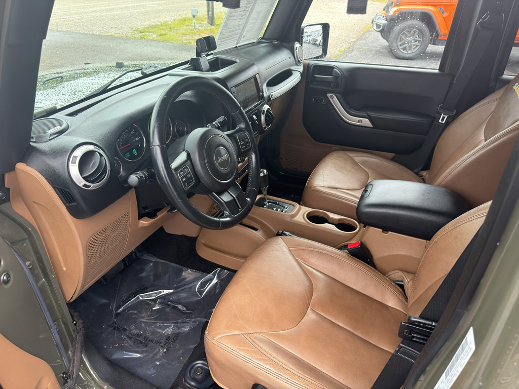 Used 2015 Jeep Wrangler Unlimited Sahara w/ Max Tow Package AWD/4WD image 10