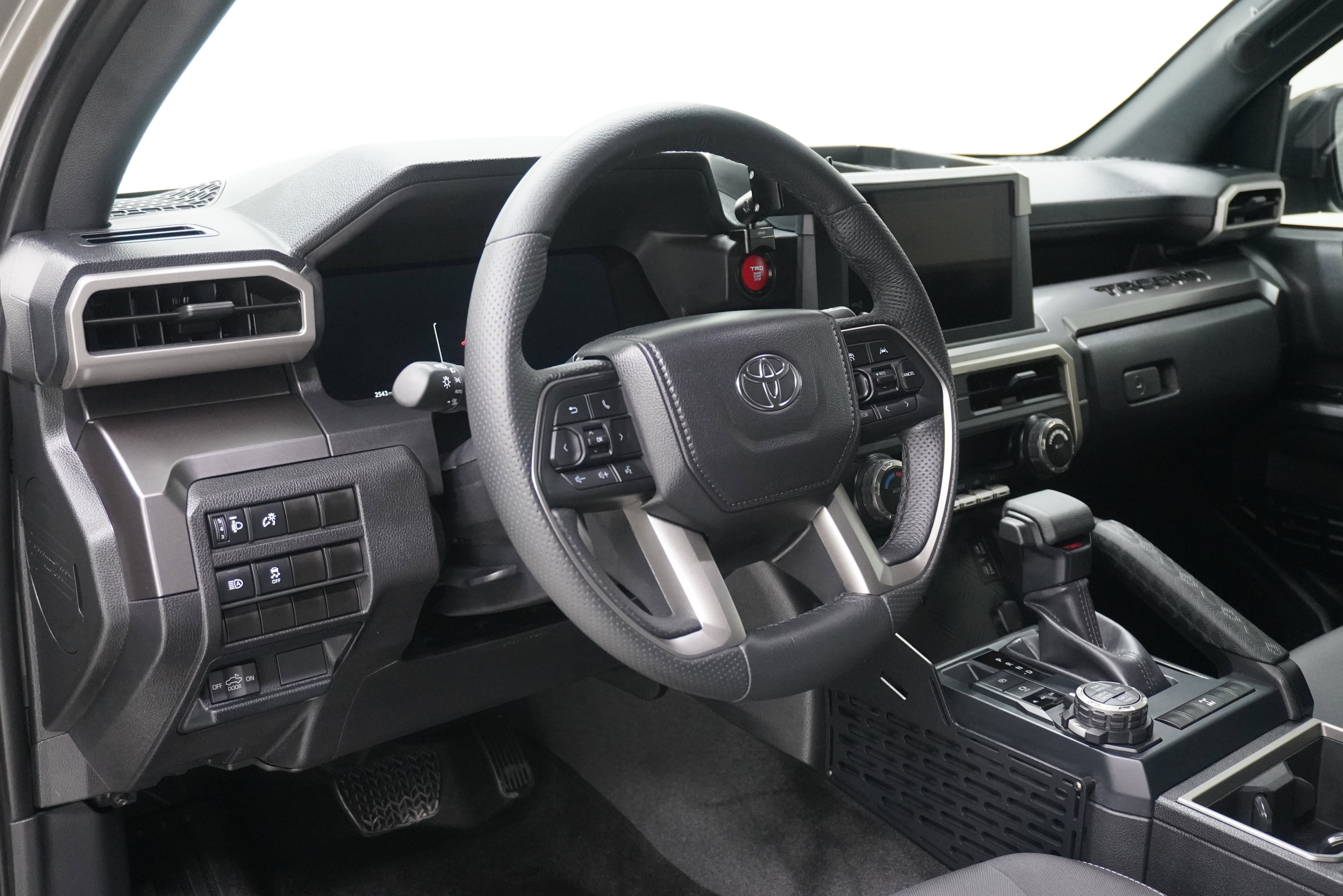 Used 2025 Toyota Tacoma TRD Off-Road AWD/4WD image 10